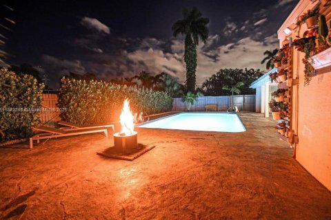 Casa en venta en Hollywood, Florida, 4 dormitorios, 192.31 m2 № 1928660 - foto 22