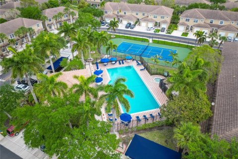 Townhouse in Pembroke Pines, Florida 3 bedrooms, 132.66 sq.m. № 2060515 - photo 16