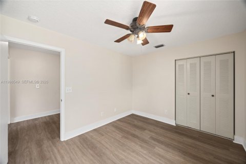 Townhouse in Pembroke Pines, Florida 3 bedrooms, 132.66 sq.m. № 2060515 - photo 12