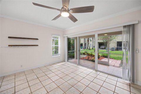 Townhouse in Pembroke Pines, Florida 3 bedrooms, 132.66 sq.m. № 2060515 - photo 2