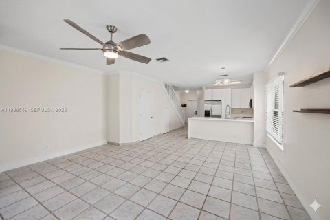 Townhouse in Pembroke Pines, Florida 3 bedrooms, 132.66 sq.m. № 2060515 - photo 4