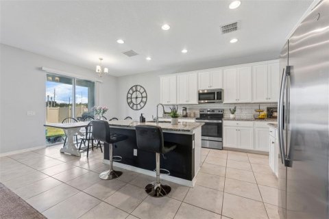 Villa ou maison à vendre à Zephyrhills, Floride: 4 chambres, 242.94 m2 № 2222337 - photo 10
