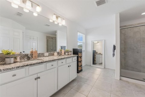 Villa ou maison à vendre à Zephyrhills, Floride: 4 chambres, 242.94 m2 № 2222337 - photo 19