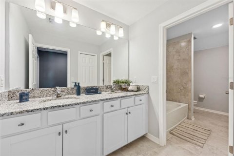 Villa ou maison à vendre à Zephyrhills, Floride: 4 chambres, 242.94 m2 № 2222337 - photo 23