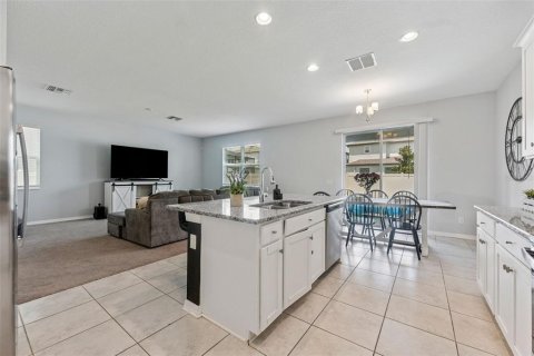 Villa ou maison à vendre à Zephyrhills, Floride: 4 chambres, 242.94 m2 № 2222337 - photo 11