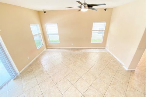 House in Orlando, Florida 5 bedrooms, 252.97 sq.m. № 2234625 - photo 13