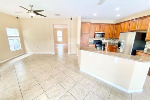 House in Orlando, Florida 5 bedrooms, 252.97 sq.m. № 2234625 - photo 12