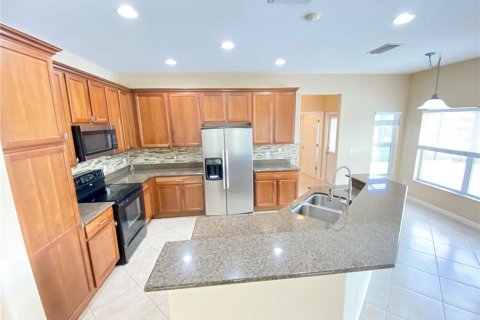 House in Orlando, Florida 5 bedrooms, 252.97 sq.m. № 2234625 - photo 16