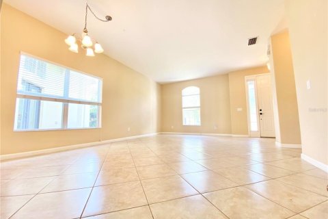 House in Orlando, Florida 5 bedrooms, 252.97 sq.m. № 2234625 - photo 8