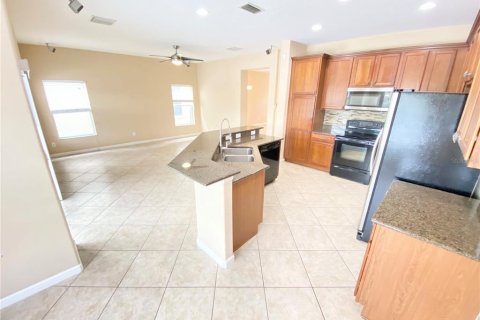 House in Orlando, Florida 5 bedrooms, 252.97 sq.m. № 2234625 - photo 20