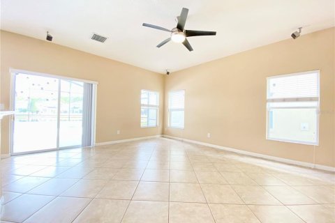 House in Orlando, Florida 5 bedrooms, 252.97 sq.m. № 2234625 - photo 14