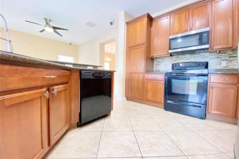 House in Orlando, Florida 5 bedrooms, 252.97 sq.m. № 2234625 - photo 18