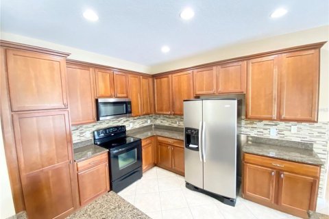 House in Orlando, Florida 5 bedrooms, 252.97 sq.m. № 2234625 - photo 17