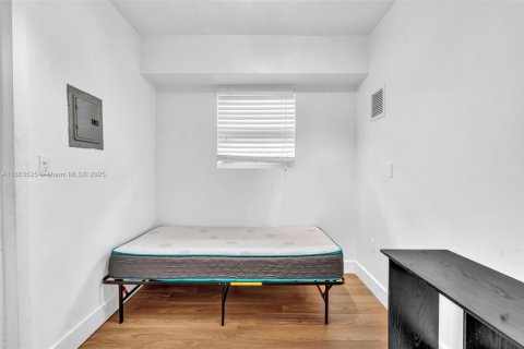 Condo in Miami Beach, Florida, 2 bedrooms  № 1889889 - photo 21