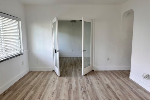 Copropriété à louer à Miami Beach, Floride: 1 chambre, 69.49 m2 № 1999232 - photo 5