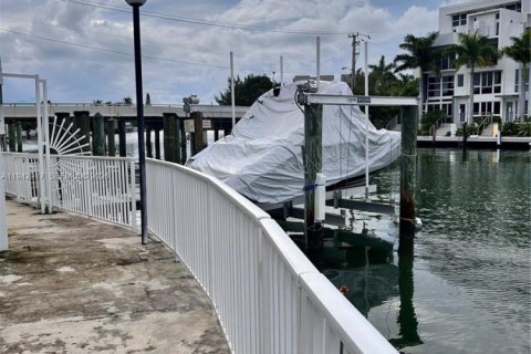 Copropriété à louer à Miami Beach, Floride: 1 chambre, 69.49 m2 № 1999232 - photo 19