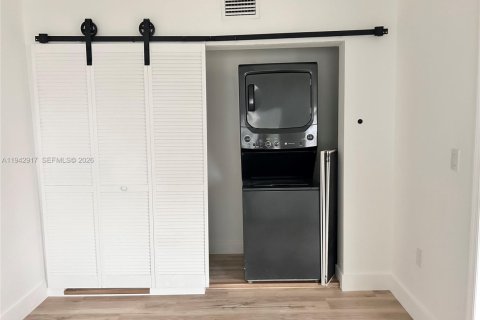 Copropriété à louer à Miami Beach, Floride: 1 chambre, 69.49 m2 № 1999232 - photo 7