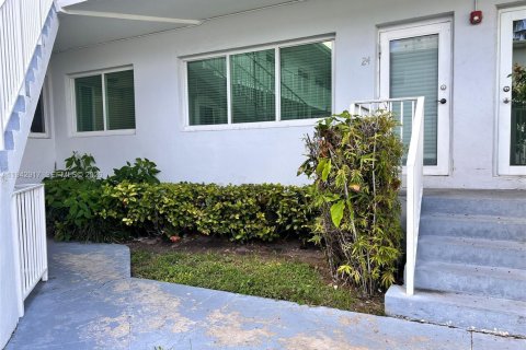 Copropriété à louer à Miami Beach, Floride: 1 chambre, 69.49 m2 № 1999232 - photo 2