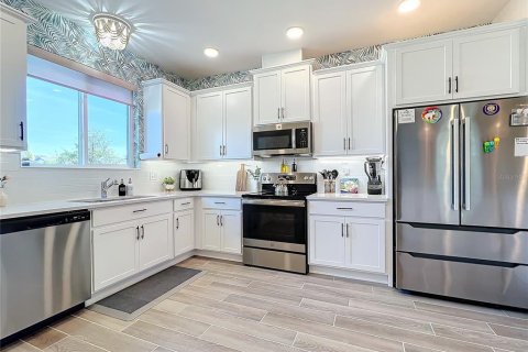 Touwnhouse à vendre à Oviedo, Floride: 4 chambres, 161.19 m2 № 2420586 - photo 8