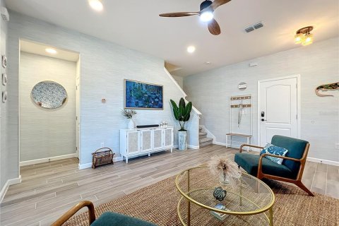 Touwnhouse à vendre à Oviedo, Floride: 4 chambres, 161.19 m2 № 2420586 - photo 5