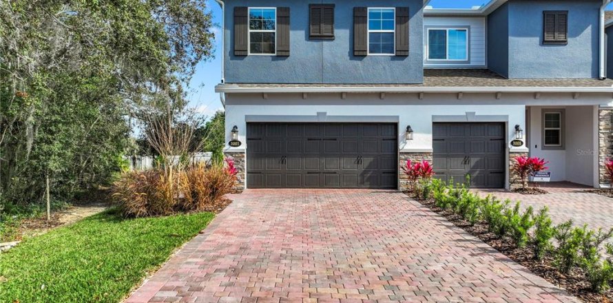 Touwnhouse à Oviedo, Floride 4 chambres, 161.19 m2 № 2420586