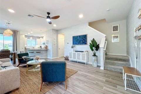Touwnhouse à vendre à Oviedo, Floride: 4 chambres, 161.19 m2 № 2420586 - photo 6