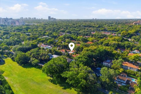 House in Coral Gables, Florida 3 bedrooms, 199 sq.m. № 2075353 - photo 9