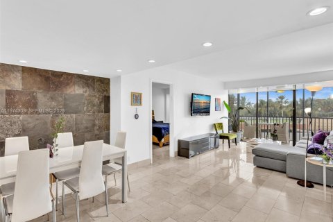 Купить кондоминиум в Авентура, Флорида 2 спальни, 115.01м2, № 2038253 - фото 19