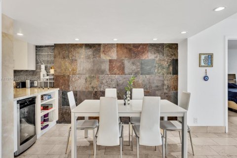 Купить кондоминиум в Авентура, Флорида 2 спальни, 115.01м2, № 2038253 - фото 4