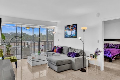 Купить кондоминиум в Авентура, Флорида 2 спальни, 115.01м2, № 2038253 - фото 9