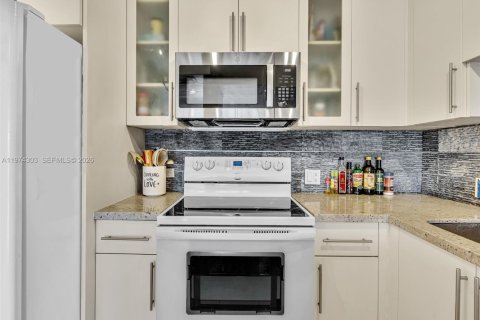 Купить кондоминиум в Авентура, Флорида 2 спальни, 115.01м2, № 2038253 - фото 30