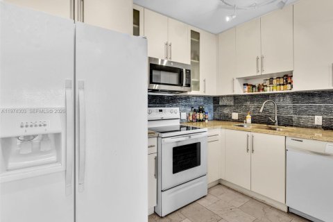 Купить кондоминиум в Авентура, Флорида 2 спальни, 115.01м2, № 2038253 - фото 29