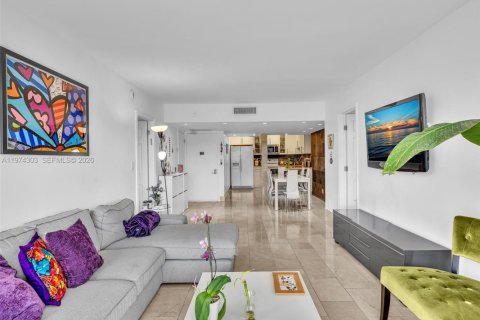 Купить кондоминиум в Авентура, Флорида 2 спальни, 115.01м2, № 2038253 - фото 25