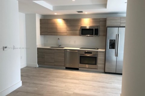 Condo in Miami, Florida, 1 bedroom  № 1925032 - photo 3