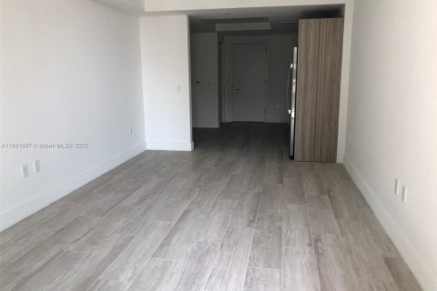 Condo in Miami, Florida, 1 bedroom  № 1925032 - photo 5