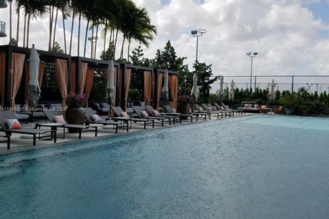 Condo in Miami, Florida, 1 bedroom  № 1925032 - photo 12