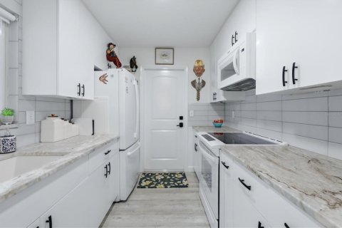 Villa ou maison à vendre à Venice, Floride: 2 chambres, 116.31 m2 № 2124515 - photo 21