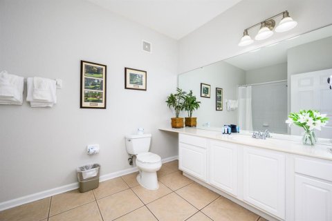 Condo in Orlando, Florida, 3 bedrooms  № 1908898 - photo 13