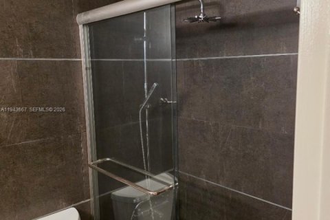 Copropriété à louer à Hallandale Beach, Floride: 2 chambres, 85.84 m2 № 2000552 - photo 14