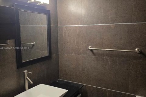 Copropriété à louer à Hallandale Beach, Floride: 2 chambres, 85.84 m2 № 2000552 - photo 9