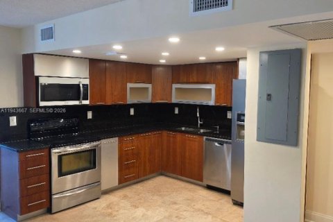 Copropriété à louer à Hallandale Beach, Floride: 2 chambres, 85.84 m2 № 2000552 - photo 12