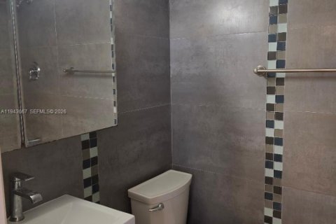Copropriété à louer à Hallandale Beach, Floride: 2 chambres, 85.84 m2 № 2000552 - photo 8