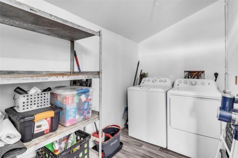 Villa ou maison à vendre à Miami, Floride: 2 chambres, 127.83 m2 № 1948094 - photo 14