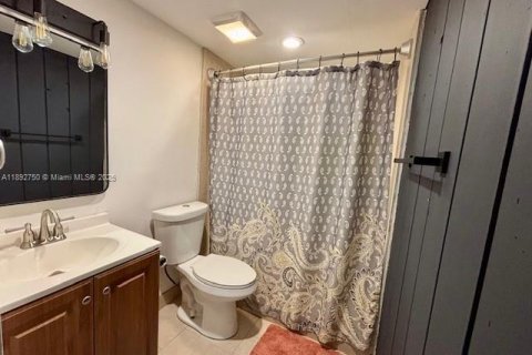 House in Miami, Florida 2 bedrooms, 127.83 sq.m. № 1948094 - photo 13