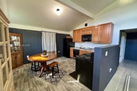 House in Miami, Florida 2 bedrooms, 127.83 sq.m. № 1948094 - photo 8