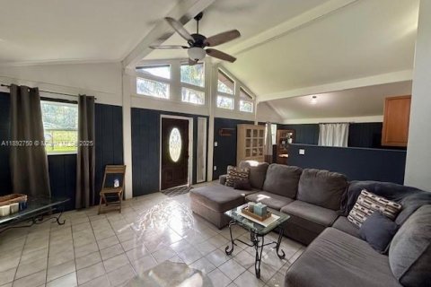 House in Miami, Florida 2 bedrooms, 127.83 sq.m. № 1948094 - photo 7