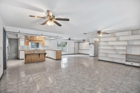 Villa ou maison à vendre à Oak Hill, Floride: 3 chambres, 167.22 m2 № 2424325 - photo 6