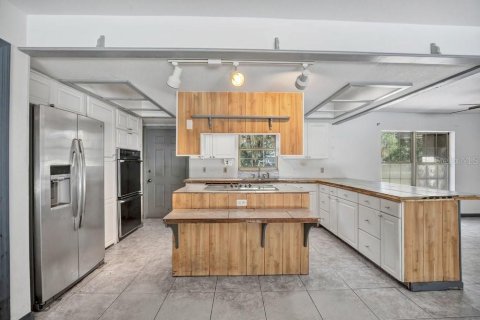 Villa ou maison à vendre à Oak Hill, Floride: 3 chambres, 167.22 m2 № 2424325 - photo 12
