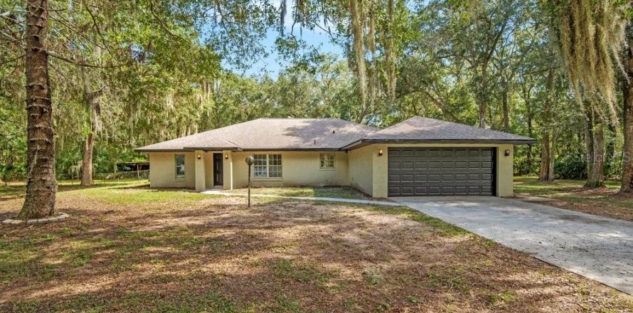 Villa ou maison à Oak Hill, Floride 3 chambres, 167.22 m2 № 2424325