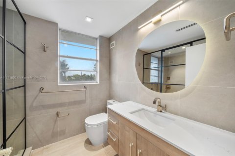 Condominio en venta en Miami Beach, Florida, 3 dormitorios, 225.29 m2 № 1987823 - foto 20